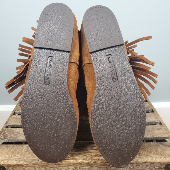 Minnetonka Three-Layer fringe suede boots Size 9 - Picture 8 of 10